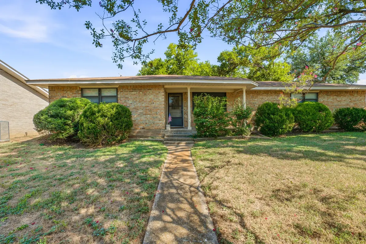 904 Spanish Trail Drive, Granbury, TX 76048 - #1
