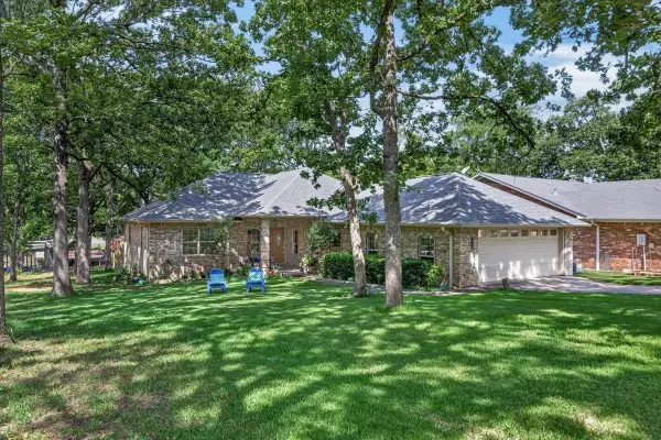 5536 Point Lavista, Malakoff, TX 75148