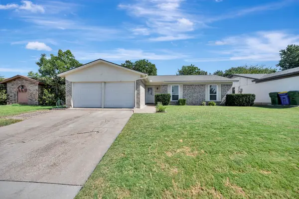6453 Starnes Road, Watauga, TX 76148