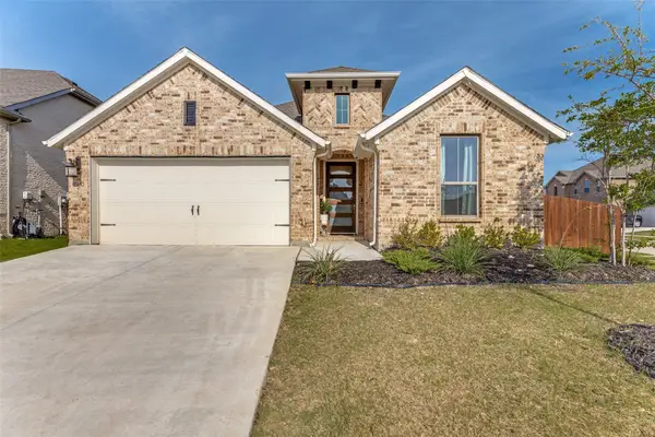 5933 Lovills Creek Street, Fort Worth, TX 76179