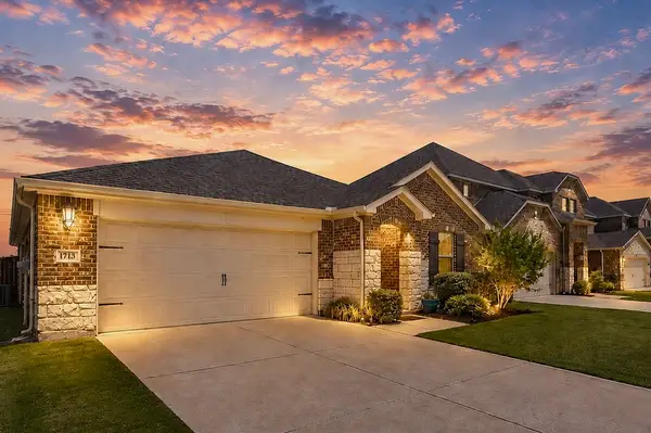 1713 Gold Mine Trail, Aubrey, TX 76227
