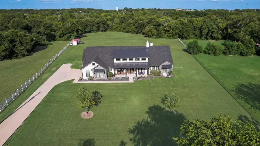 160 N Falling Leaves Drive N, Waxahachie, TX 75167 - #2