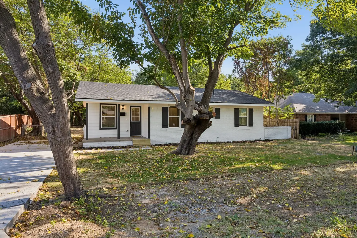 238 Oakwood Circle, Shady Shores, TX 76208 - #1