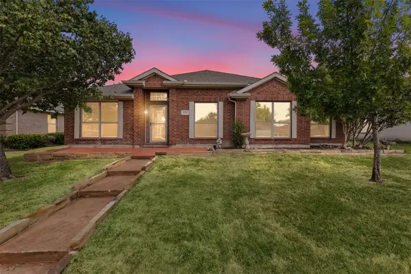 232 Laramie Lane, DeSoto, TX 75115