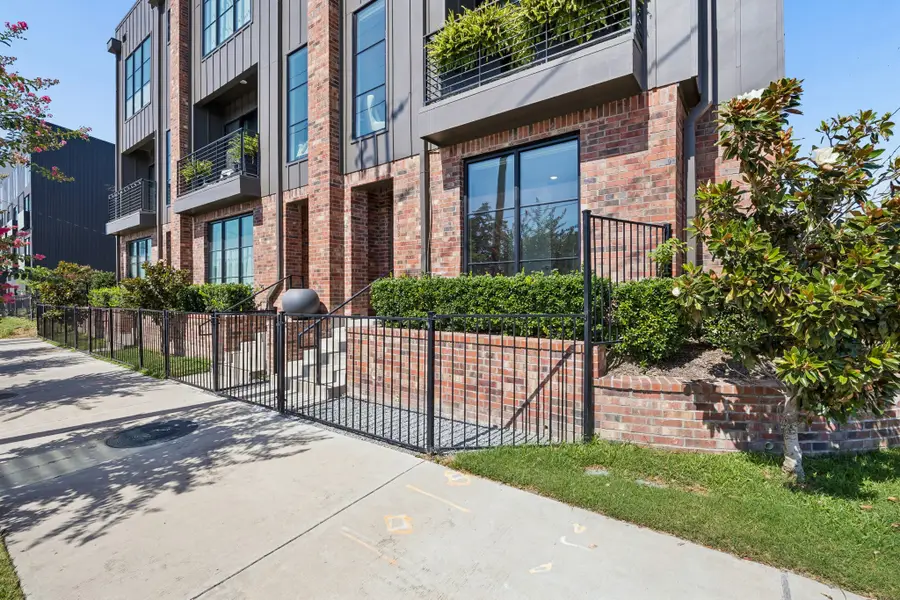 737 N Zang Boulevard #103, Dallas, TX 75208 - #2