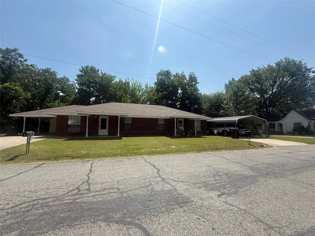 600 & 602 Cedar Street, Bonham, TX 75418 - #1
