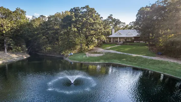 1473 County Road 2980, Windom, TX 75492