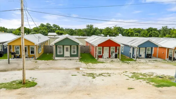 511 W 5th Street, Tolar, TX 76476