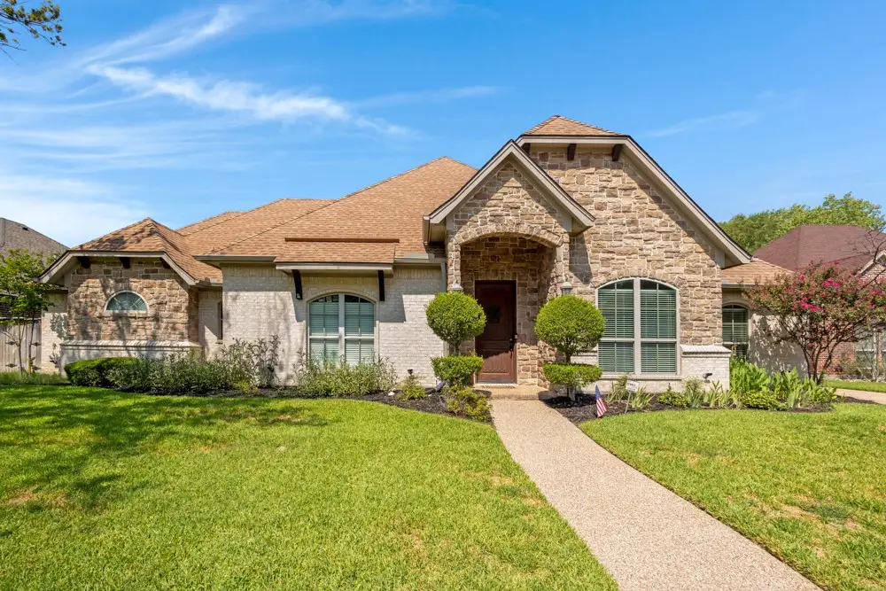 1904 Melbourne Drive, Pantego, TX 76013 - #1