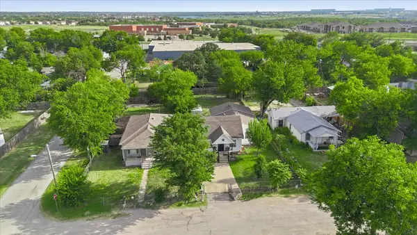 5520 Yeary Street, Sansom Park, TX 76114