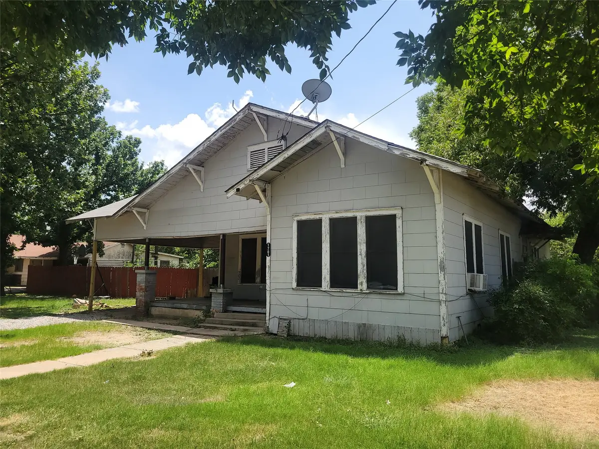 1701 6th Street, Brownwood, TX 76801 - #1
