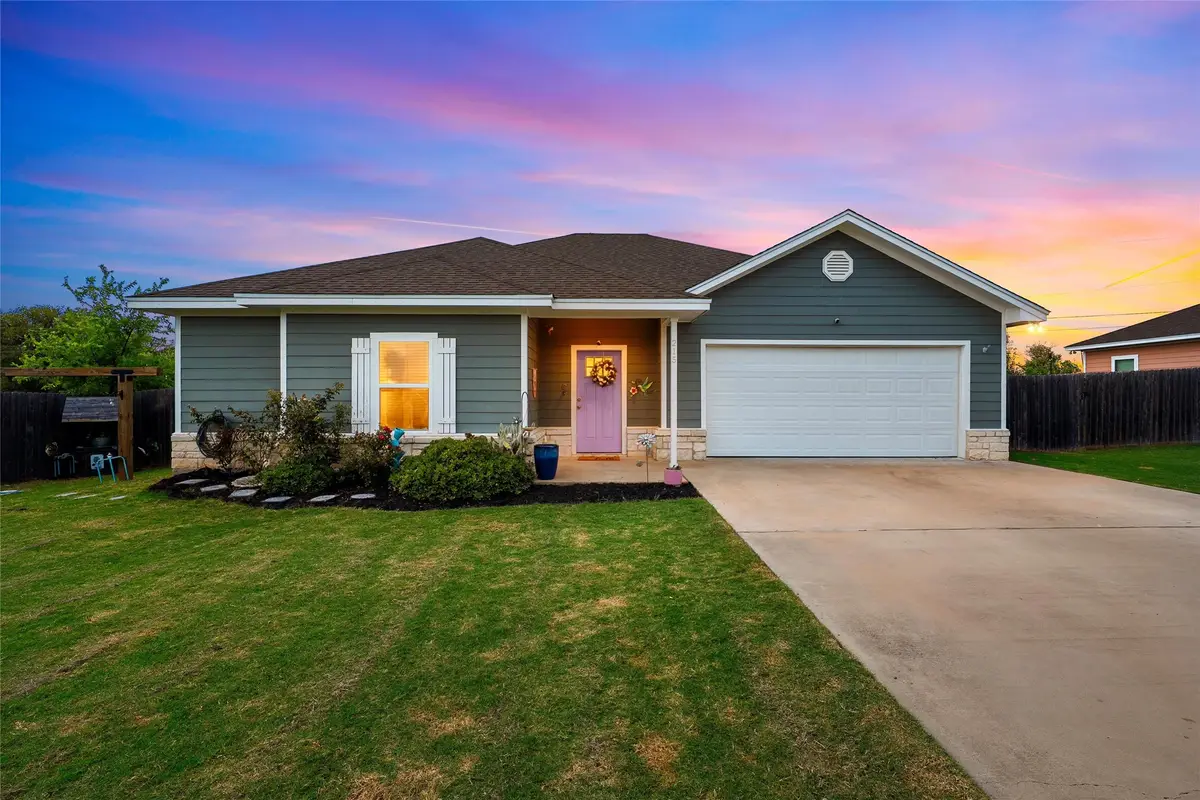 215 Greenbriar Street, Robinson, TX 76706 - #1