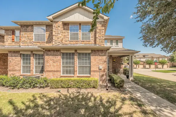 2741 Hyde Park Drive, Grand Prairie, TX 75050