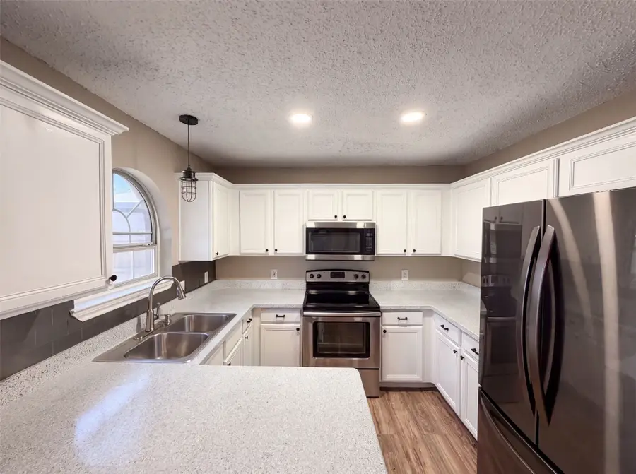 6604 N Chesterfield Drive, Fort Worth, TX 76179 - #2