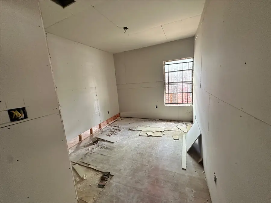 722 W Boyce Avenue #2, Fort Worth, TX 76115 - #3