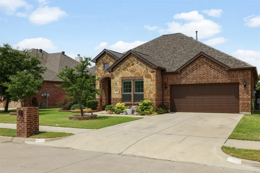 4908 Brookside Drive, Justin Roanoke, TX 76226 - #2