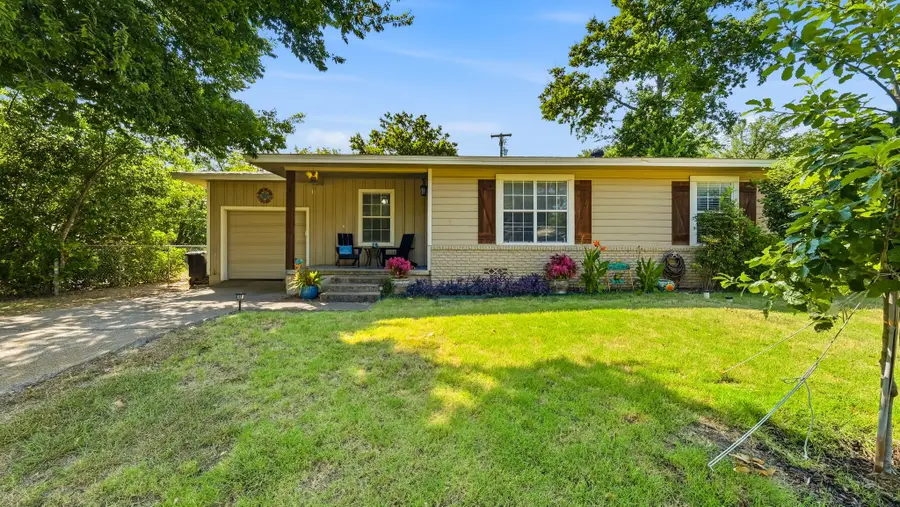 1305 S Lamar Street, Weatherford, TX 76086 - #2