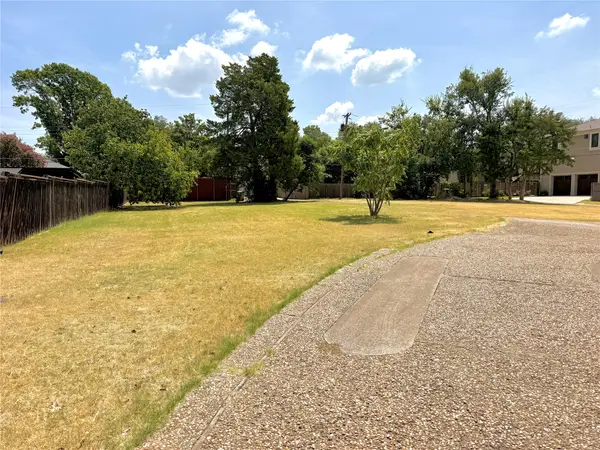 11430 Midway Road, Dallas, TX 75229