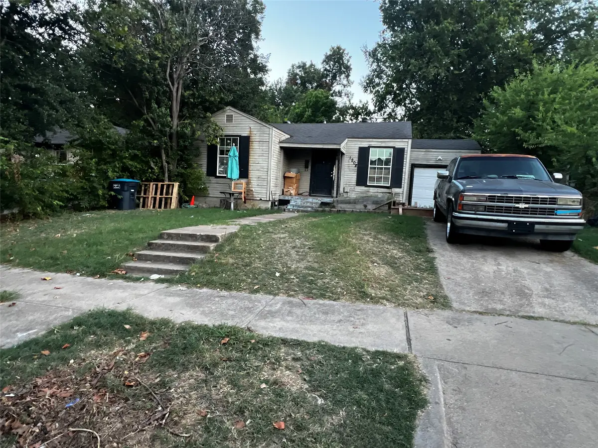 1208 E Jessamine Street, Fort Worth, TX 76104 - #1