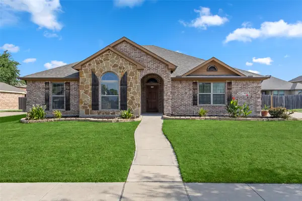 915 Sage Meadow Drive, Glenn Heights, TX 75154