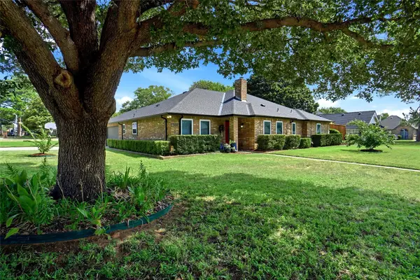 2146 Westwood Terrace, Grapevine, TX 76051