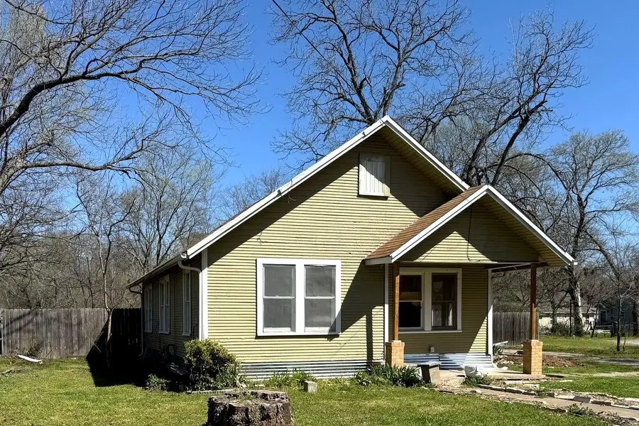 620 W 12th Street, Bonham, TX 75418 - #3