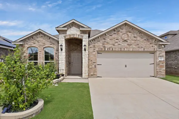 10601 Summer Place Lane, Fort Worth, TX 76140