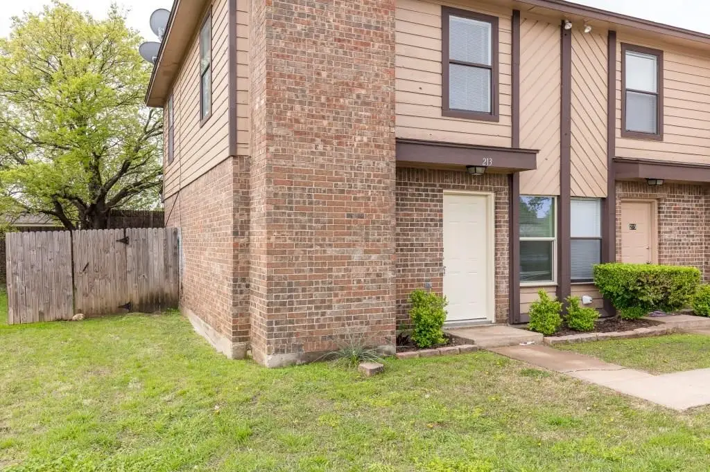 213 Cambridge Drive, Saginaw, TX 76179 - #1