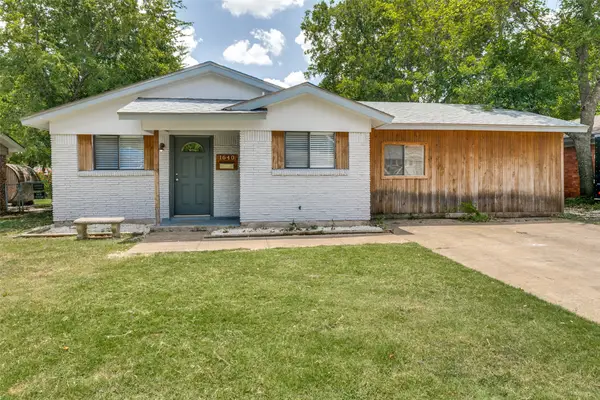 1640 Gill Street, Blue Mound, TX 76131