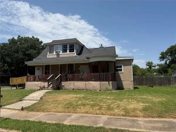 610 W 6th Street, Bonham, TX 75418