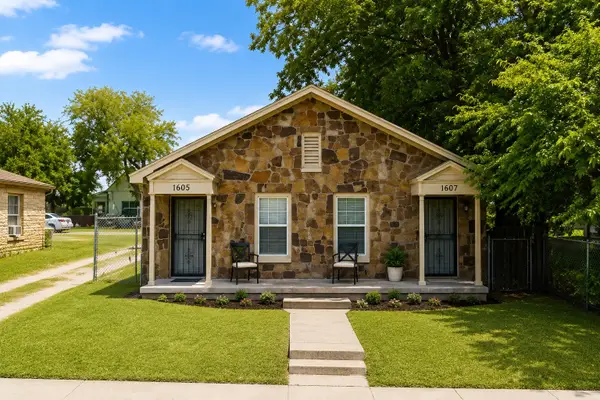 1605 E Hattie Street, Fort Worth, TX 76104