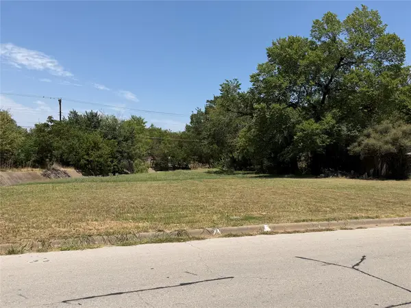 6541 Onyx Drive N, North Richland Hills, TX 76180