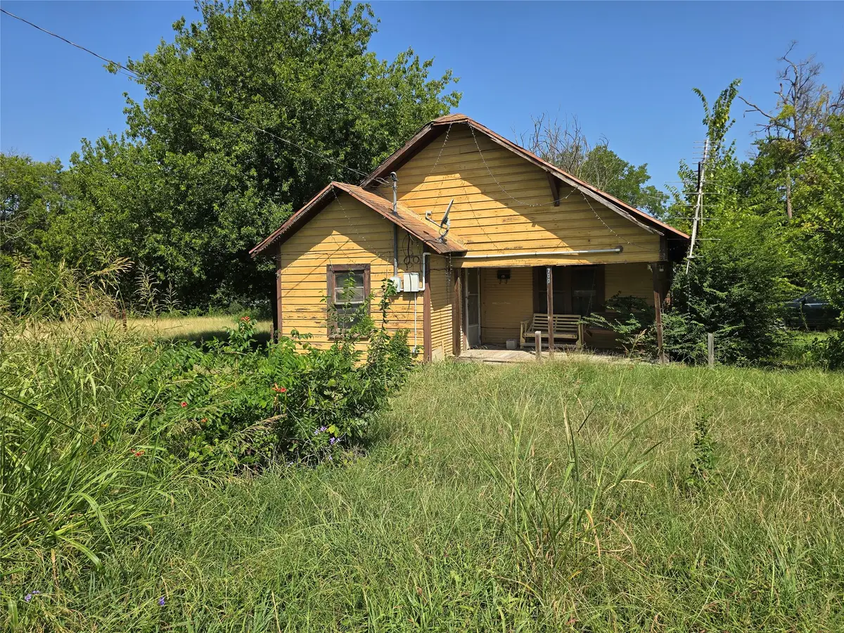 700 3rd Street, Hubbard, TX 76648 - #1