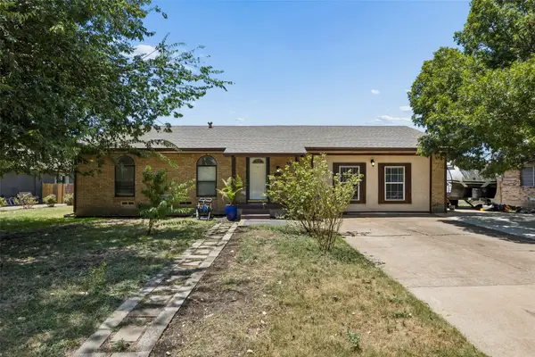 111 Dunn Street, Red Oak, TX 75154