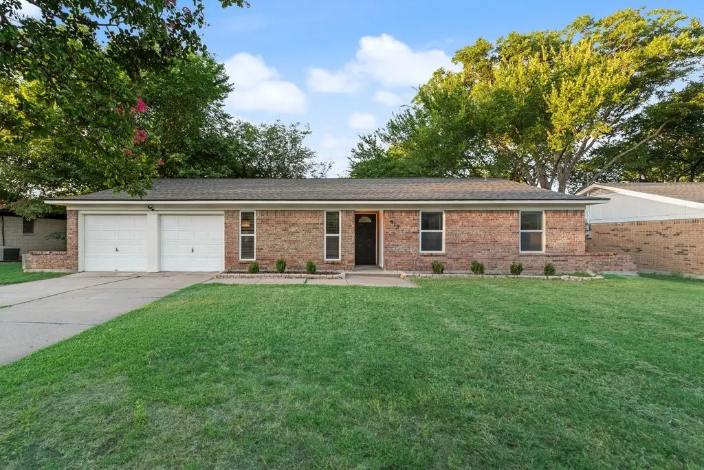 913 Childers Avenue, Benbrook, TX 76126 - #1
