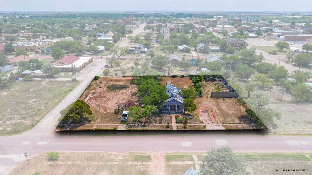 210 E Campbell Street, Stamford, TX 79553 - #1