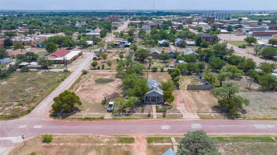 210 E Campbell Street, Stamford, TX 79553 - #2