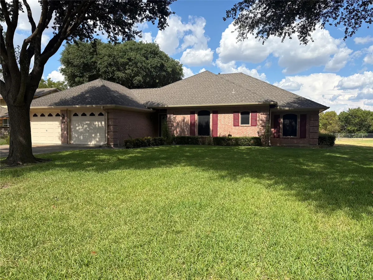 804 S Paris Street, Ennis, TX 75119 - #1