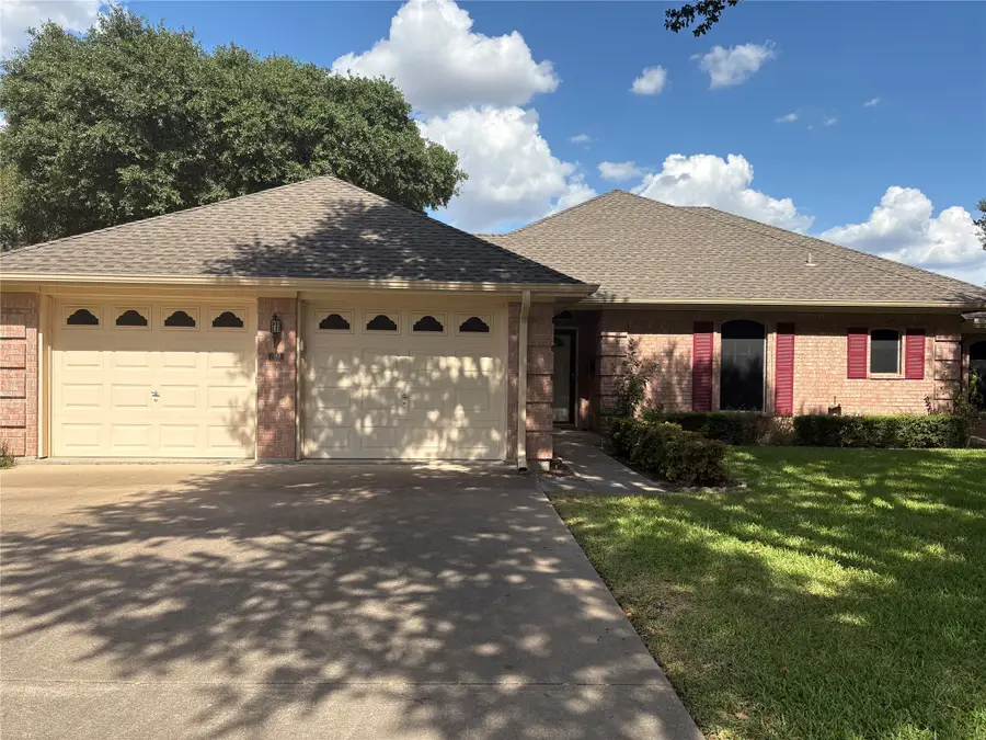 804 S Paris Street, Ennis, TX 75119 - #2