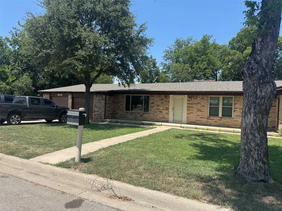 9216 Raymond Avenue, White Settlement, TX 76108 - #3