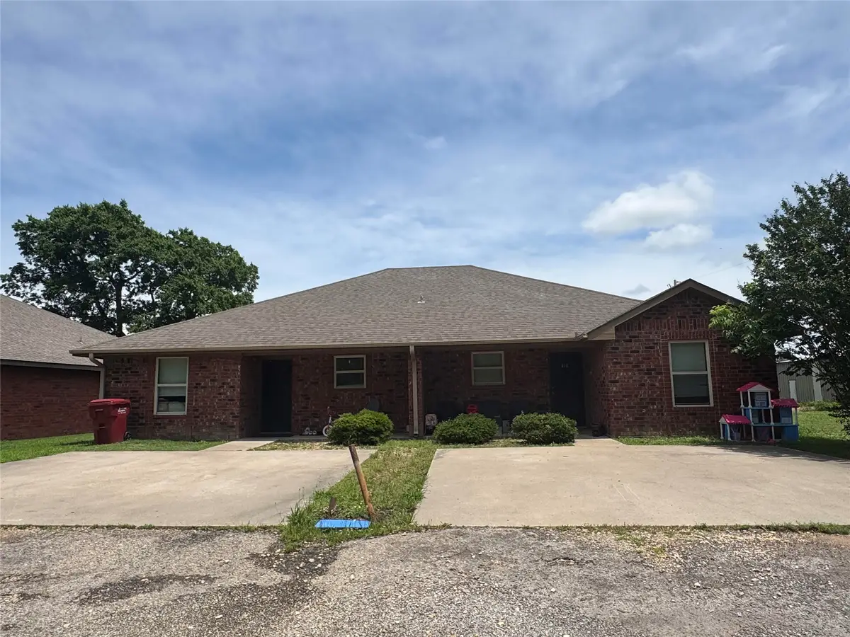 160 Bell Street, Blossom, TX 75416 - #1