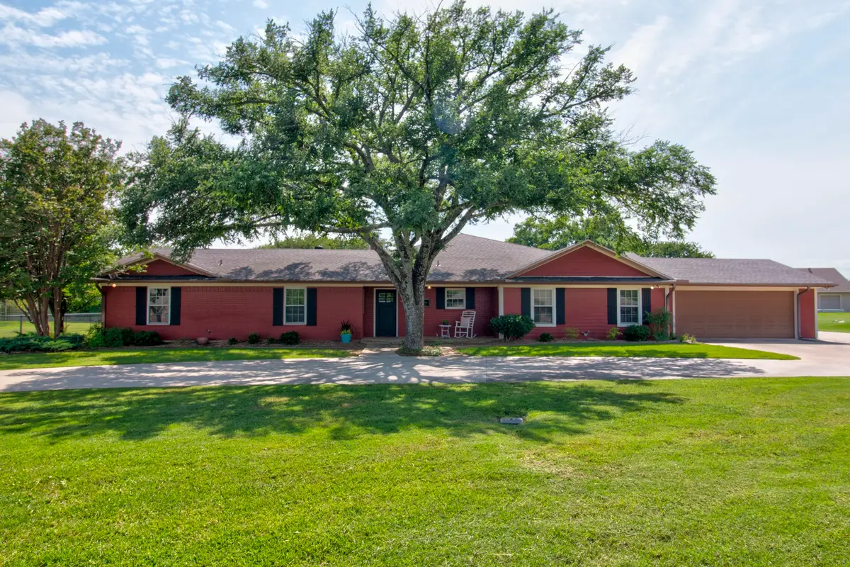 112 Sequoya Drive, Lake Kiowa, TX 76240 - #1