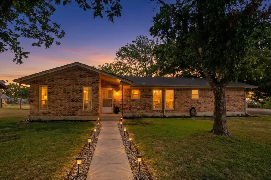 239 S Pine Street, Muenster, TX 76252 - #3