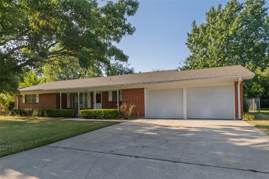 2002 Redbud Road, Gainesville, TX 76240 - #2