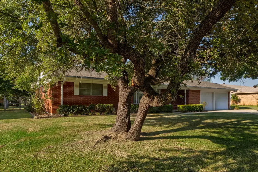 2002 Redbud Road, Gainesville, TX 76240 - #3