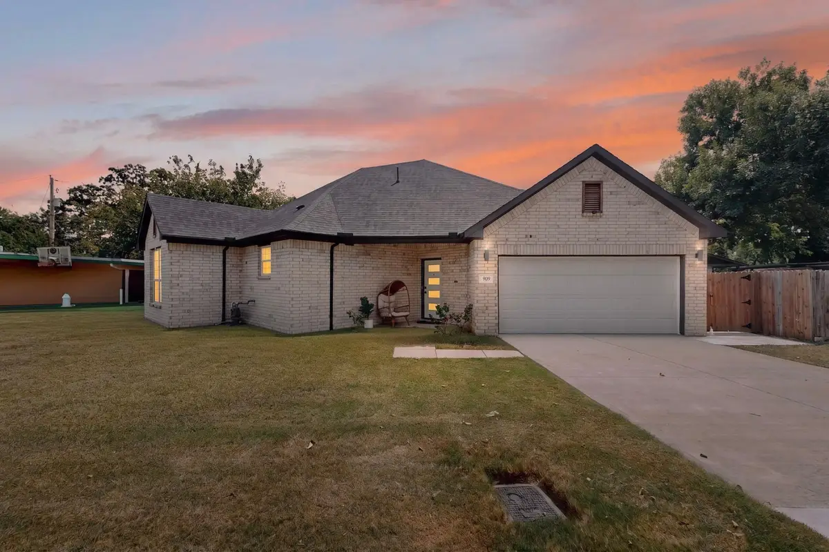 909 Marcellus Court, Arlington, TX 76011 - #1
