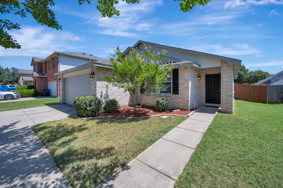 1952 Copper Mountain Drive, Justin Roanoke, TX 76247 - #2