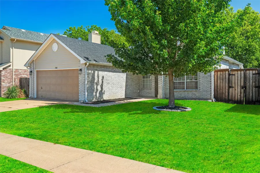 2401 Bennington Drive, Arlington, TX 76018 - #2