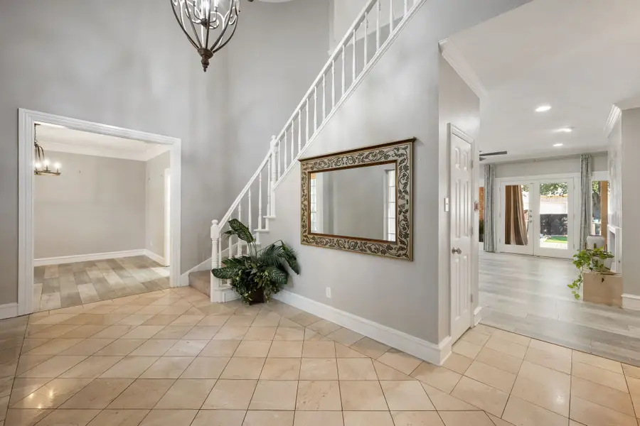 2311 Creekside Circle N, Irving, TX 75063 - #2