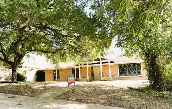 3530 Kiestcrest Drive, Dallas, TX 75233